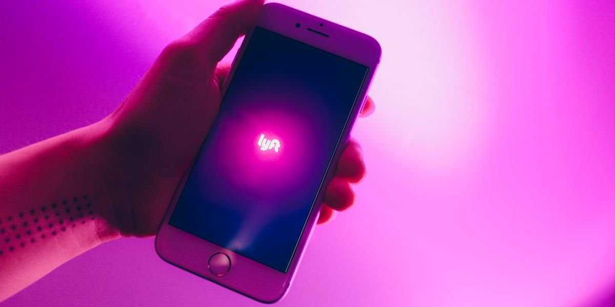 Ride Sharing Apps in 2026: Uber vs Lyft vs Bolt, Plus How to Actually Get a Ride Abroad - hero image